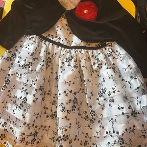 Bundle of  two  2T dresses - excellent condition.
